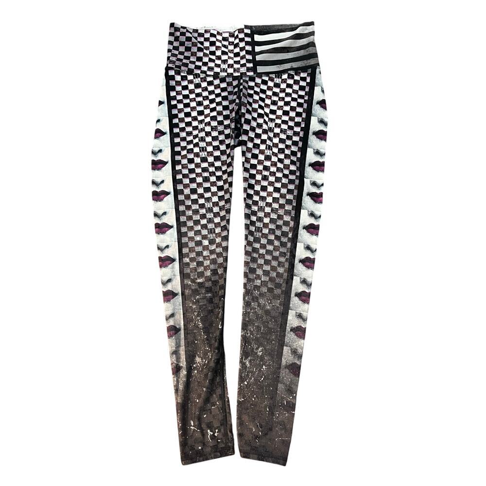 Niyama Sol Lip Service barefoot leggings size Large no longer in print yoga